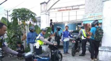 Sering Meresahkan, Polisi tertibkan Knalpot Tidak Sesuai Spesifikasi di Samarang Garut IMG_20260427_004046.jpg