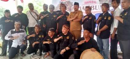 Syukuran Hajat Bumi di Rengasdengklok, Warga Karawang Perkuat Nilai Budaya dan Kebersamaan IMG_20260504_160301.jpg