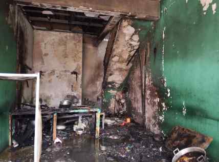 Warung Makan Padang di Dayeuhluhur Dilalap Api, Pemilik Rugi Hingga Rp100 Juta IMG_20260510_205919.jpg
